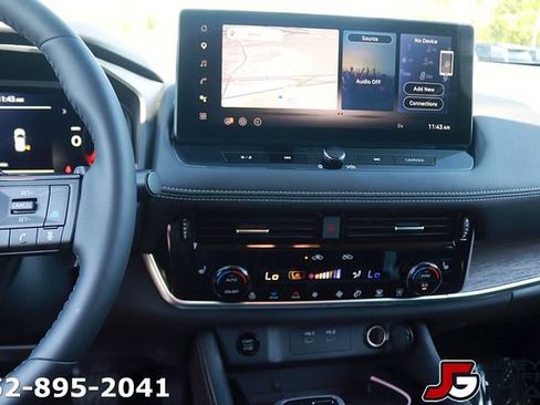 Used 2025 Nissan Rogue Platinum w/ Platinum Premium Package FWD image 21