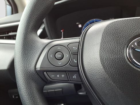 Used 2026 Toyota Corolla LE image 39