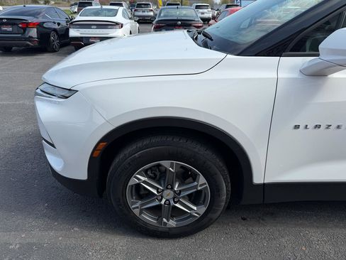 Used 2024 Chevrolet Blazer LT w/ Convenience Package image 12