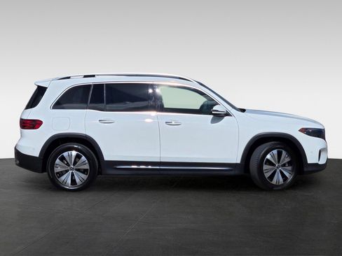 Used 2024 Mercedes-Benz EQB 300 4MATIC image 3