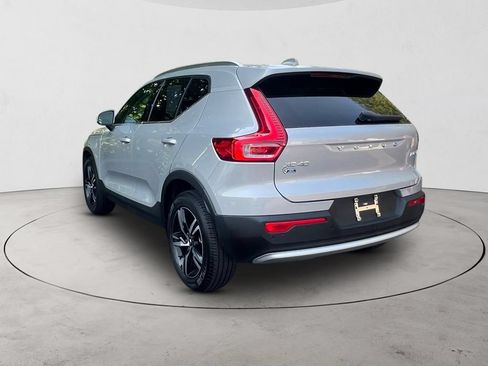 Certified 2025 Volvo XC40 B5 Core AWD/4WD image 3
