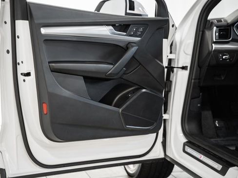 Used 2025 Audi Q5 2.0T Premium image 38