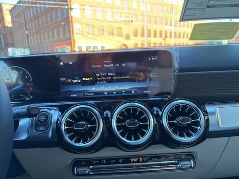 New 2026 Mercedes-Benz GLB 250 4MATIC image 33