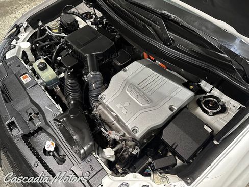 Used 2019 Mitsubishi Outlander SEL AWD/4WD image 34