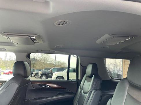 Used 2016 Cadillac Escalade ESV Luxury image 25