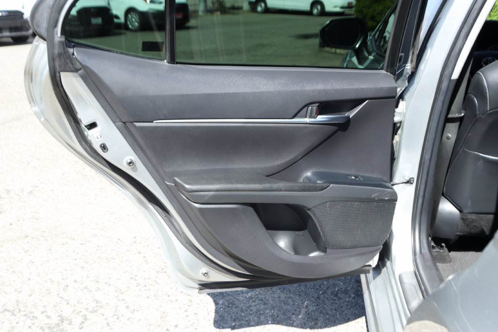 Used 2018 Toyota Camry SE FWD image 31