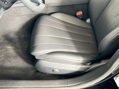 Used 2025 Mercedes-Benz E 350 4MATIC Sedan image 21