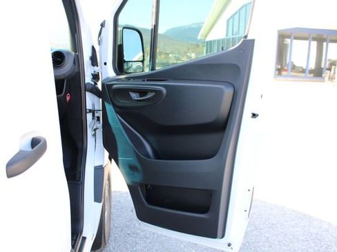 Used 2023 Mercedes-Benz Sprinter 2500 image 41