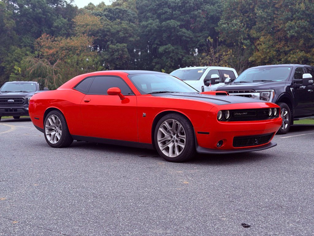 Used 2020 Dodge Challenger R/T Scat Pack RWD image 1