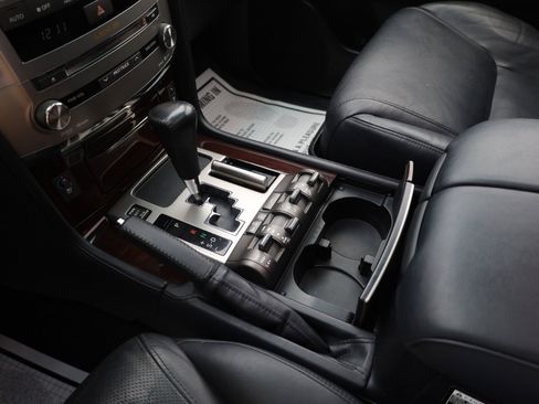 Used 2013 Lexus LX 570 4WD image 11