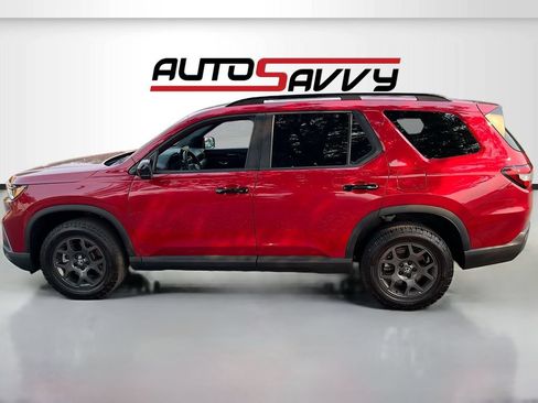 Used 2023 Honda Pilot TrailSport image 4