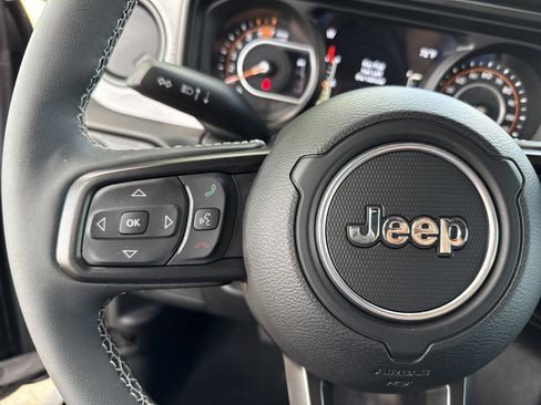 Used 2025 Jeep Wrangler Sport S image 26