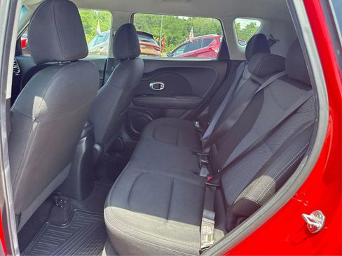 Used 2019 Kia Soul + FWD image 10