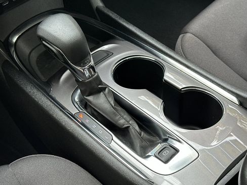 Used 2023 Chevrolet Malibu LT image 23