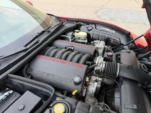 Used 2001 Chevrolet Corvette Convertible w/ Preferred Equipment Group2 RWD image 32