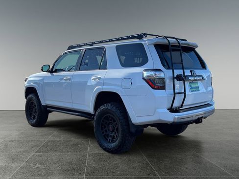 Used 2017 Toyota 4Runner TRD Off-Road Premium image 5