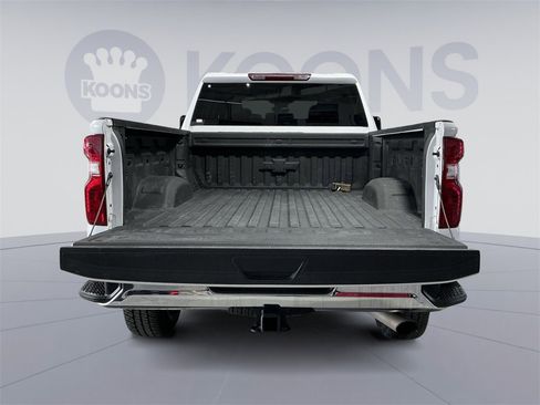 Used 2024 Chevrolet Silverado 2500 LT image 30