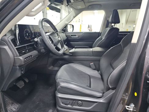 Used 2025 INFINITI QX80 Luxe AWD/4WD image 8