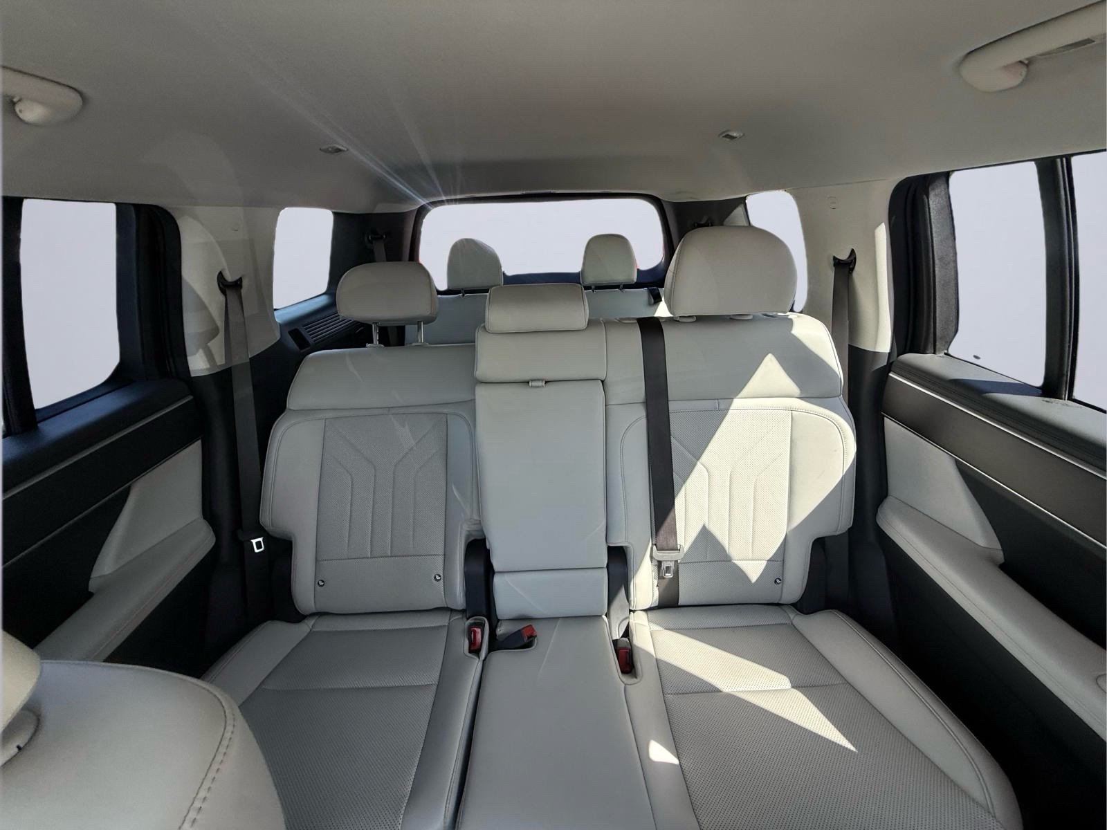 Used 2025 Hyundai Santa Fe SEL AWD/4WD image 15