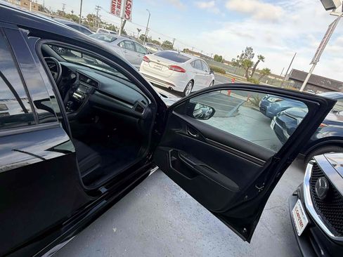 Used 2018 Honda Civic Sport image 39
