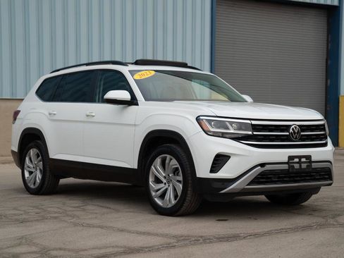 Used 2023 Volkswagen Atlas SE w/ Panoramic Sunroof Package image 5