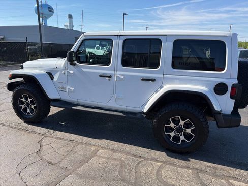 Used 2019 Jeep Wrangler Unlimited Sahara w/ Uconnect 4C Nav & Sound Group AWD/4WD image 7