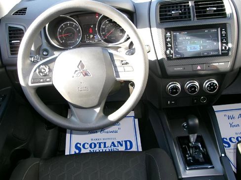 Used 2025 Mitsubishi Outlander Sport ES image 11