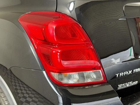 Used 2020 Chevrolet Trax LT w/ LT Convenience Package image 36