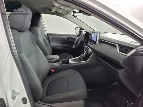 Used 2024 Toyota RAV4 LE AWD/4WD image 19