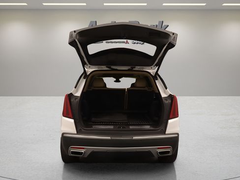 Used 2020 Cadillac XT5 Premium Luxury w/ Platinum Package FWD image 15