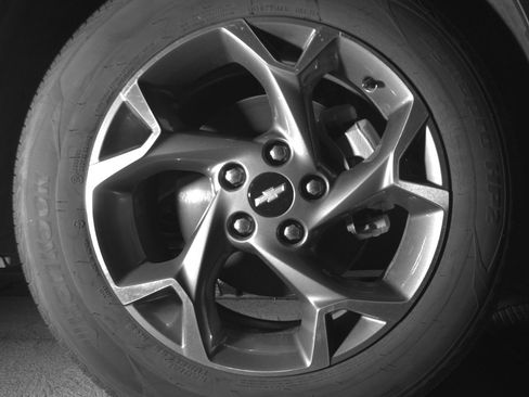 Used 2025 Chevrolet Trax LT w/ LT Convenience Package FWD image 13