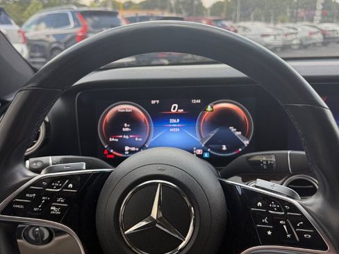 Used 2021 Mercedes-Benz E 350 Sedan w/ Premium Package image 9
