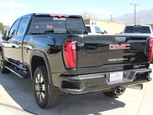 Used 2024 GMC Sierra 3500 Denali w/ Denali Reserve Package AWD/4WD image 10