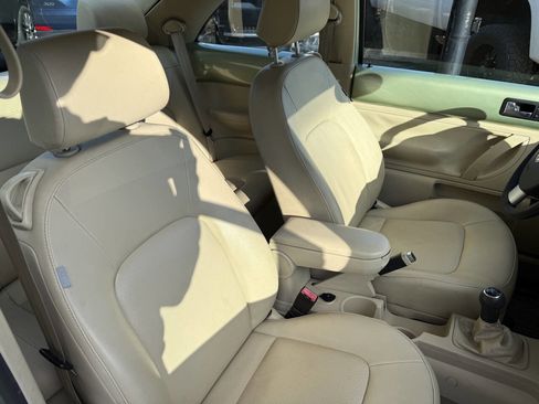 Used 2008 Volkswagen Beetle S image 17