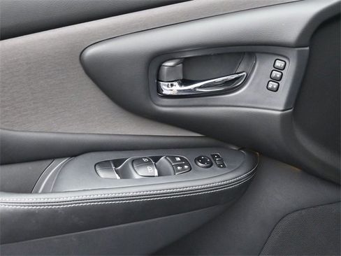 Used 2024 Nissan Murano SL image 17