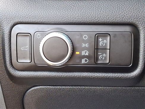 Certified 2023 Ford Explorer XLT image 24