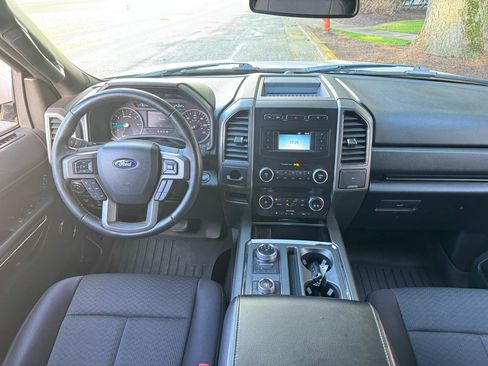 Used 2018 Ford Expedition Max XLT image 17