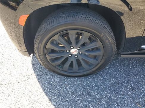 Used 2021 GMC Yukon Denali w/ LPO, Illumination Package image 5