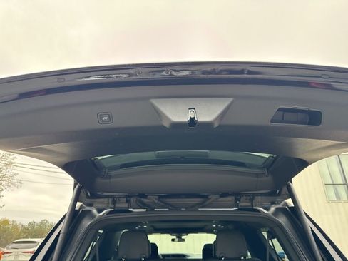 Used 2021 GMC Yukon XL Denali image 19