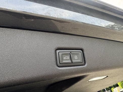 Used 2025 Audi Q5 Premium Plus w/ Premium Plus AWD/4WD image 36