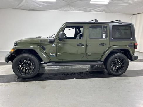 Used 2021 Jeep Wrangler Unlimited Sahara w/ Dual Top Group AWD/4WD image 6