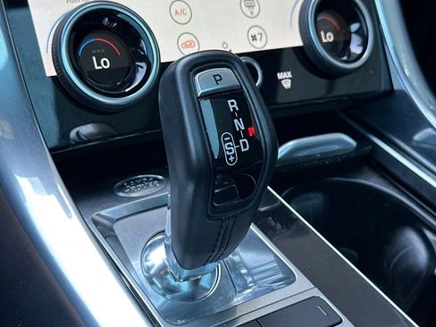 Used 2019 Land Rover Range Rover Sport HSE AWD/4WD image 18