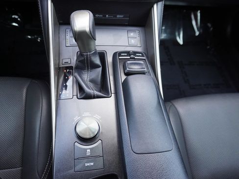 Used 2016 Lexus IS 200t RWD image 13