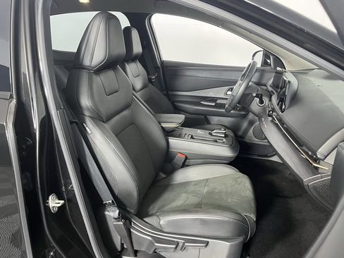 Used 2023 Nissan Ariya AWD image 31