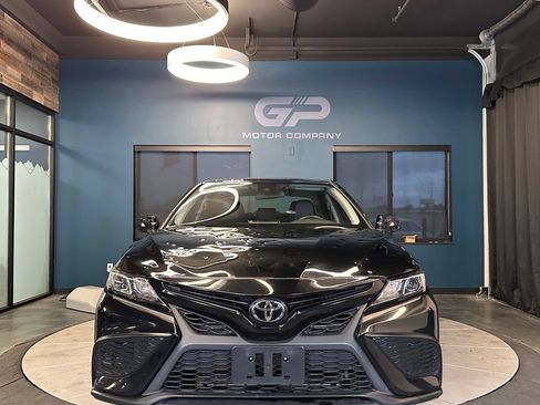 Used 2021 Toyota Camry SE FWD image 8
