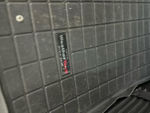 Used 2017 Cadillac Escalade Luxury AWD/4WD image 20