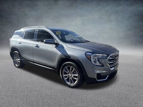Used 2023 GMC Terrain SLT image 3