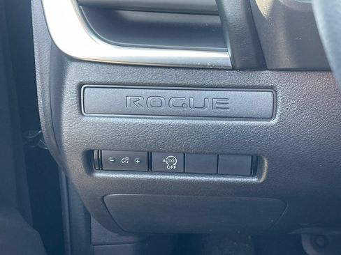 Used 2023 Nissan Rogue S FWD image 30