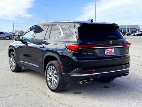 Used 2025 Buick Enclave Preferred image 9