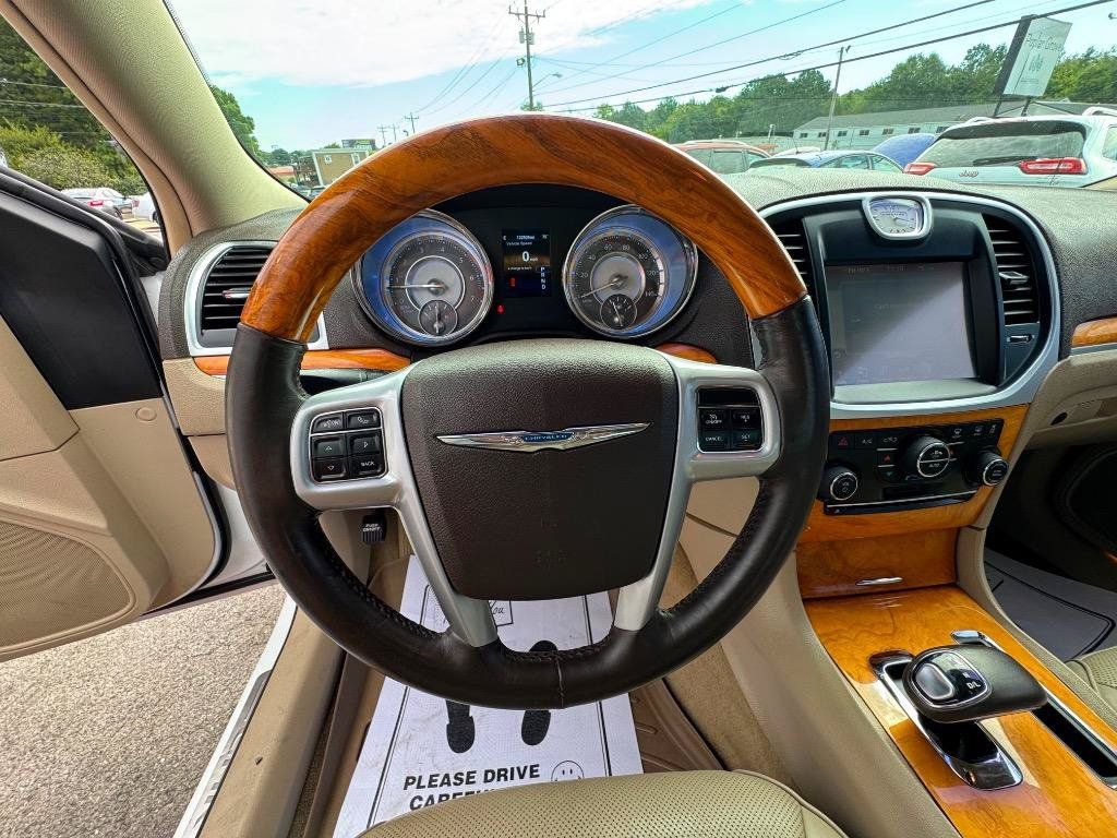 Used 2014 Chrysler 300 C AWD/4WD image 15